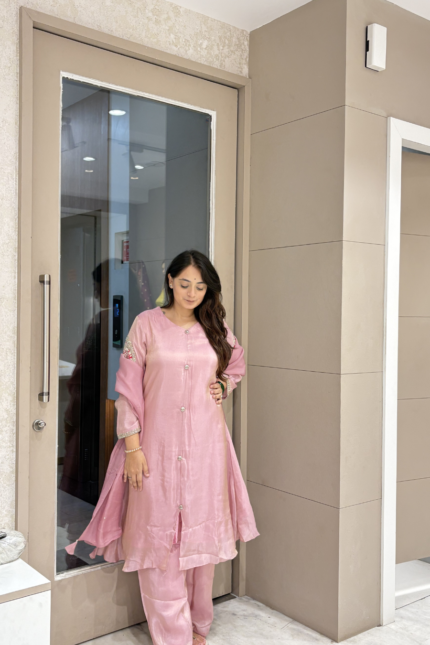 Trendy Elegant Blush Pink Kurta Set [3 piece]